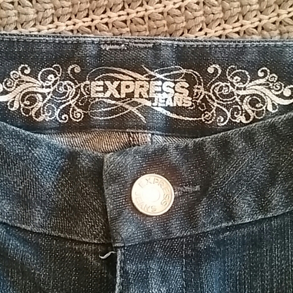 Express size 8 shorts - Picture 3 of 9